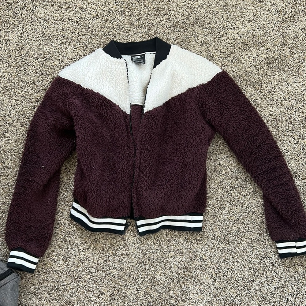 Nike jacket - Picture 2 of 3